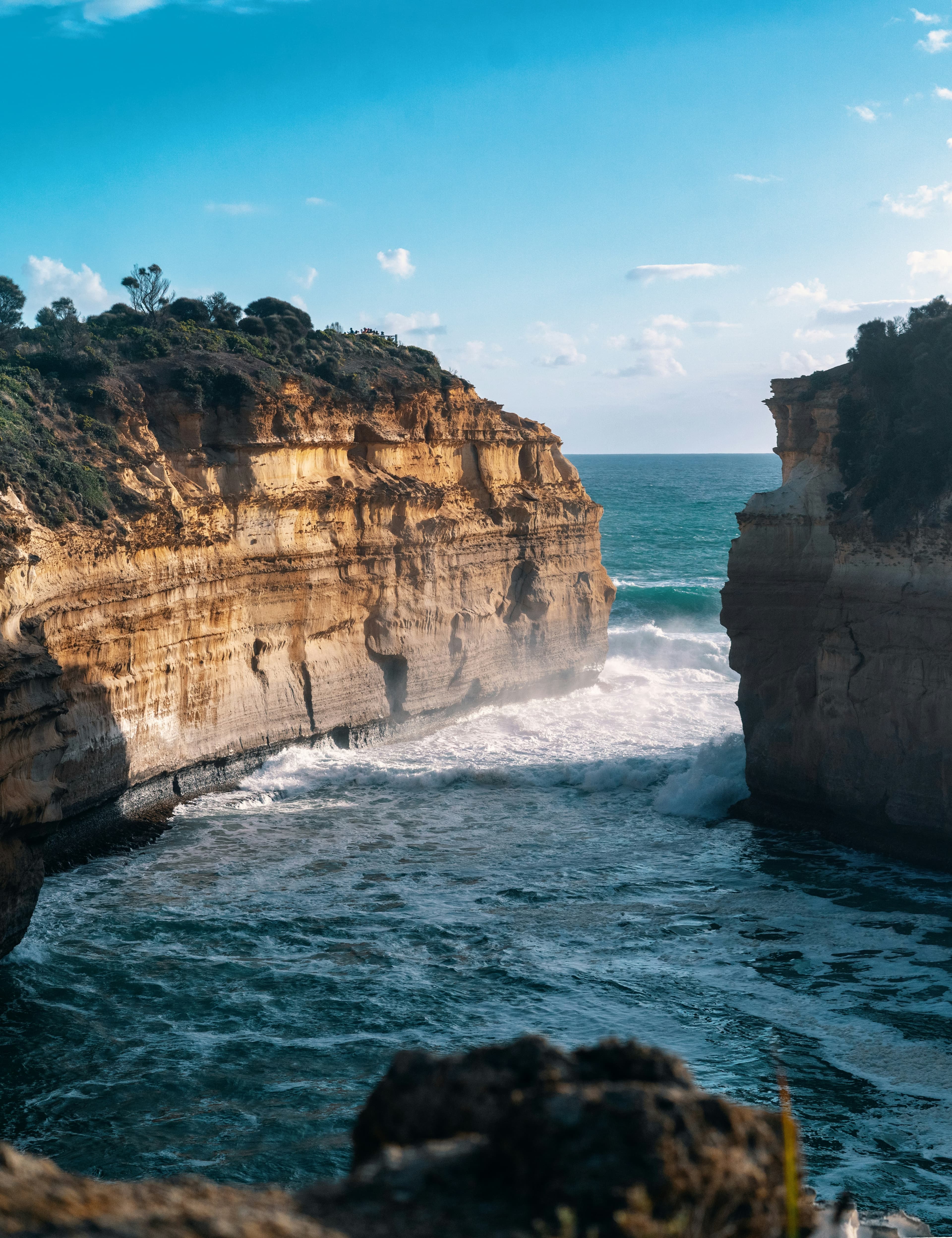 Sea and stone from the top of the cliff