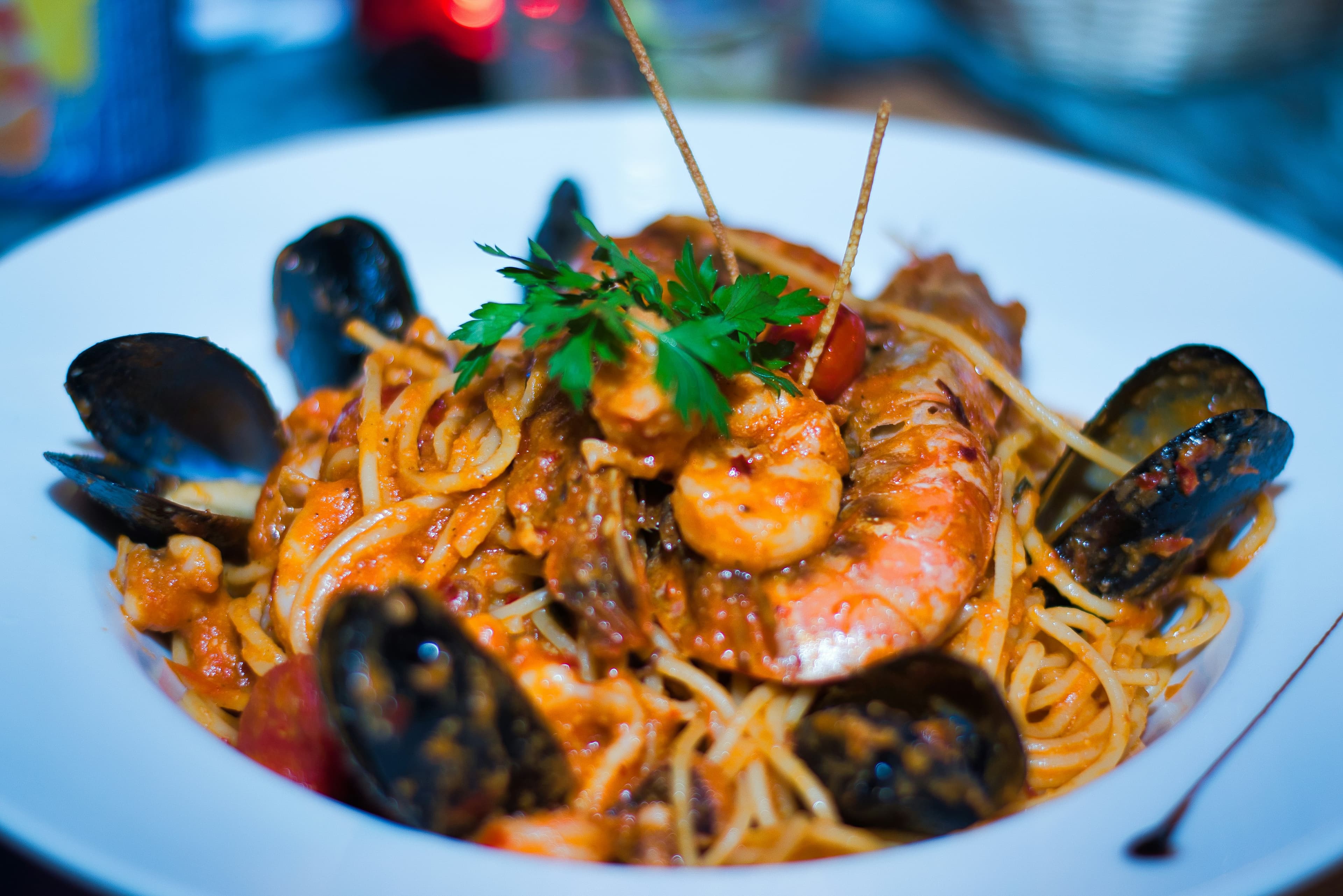 Seafood pasta with mussels and prawn
