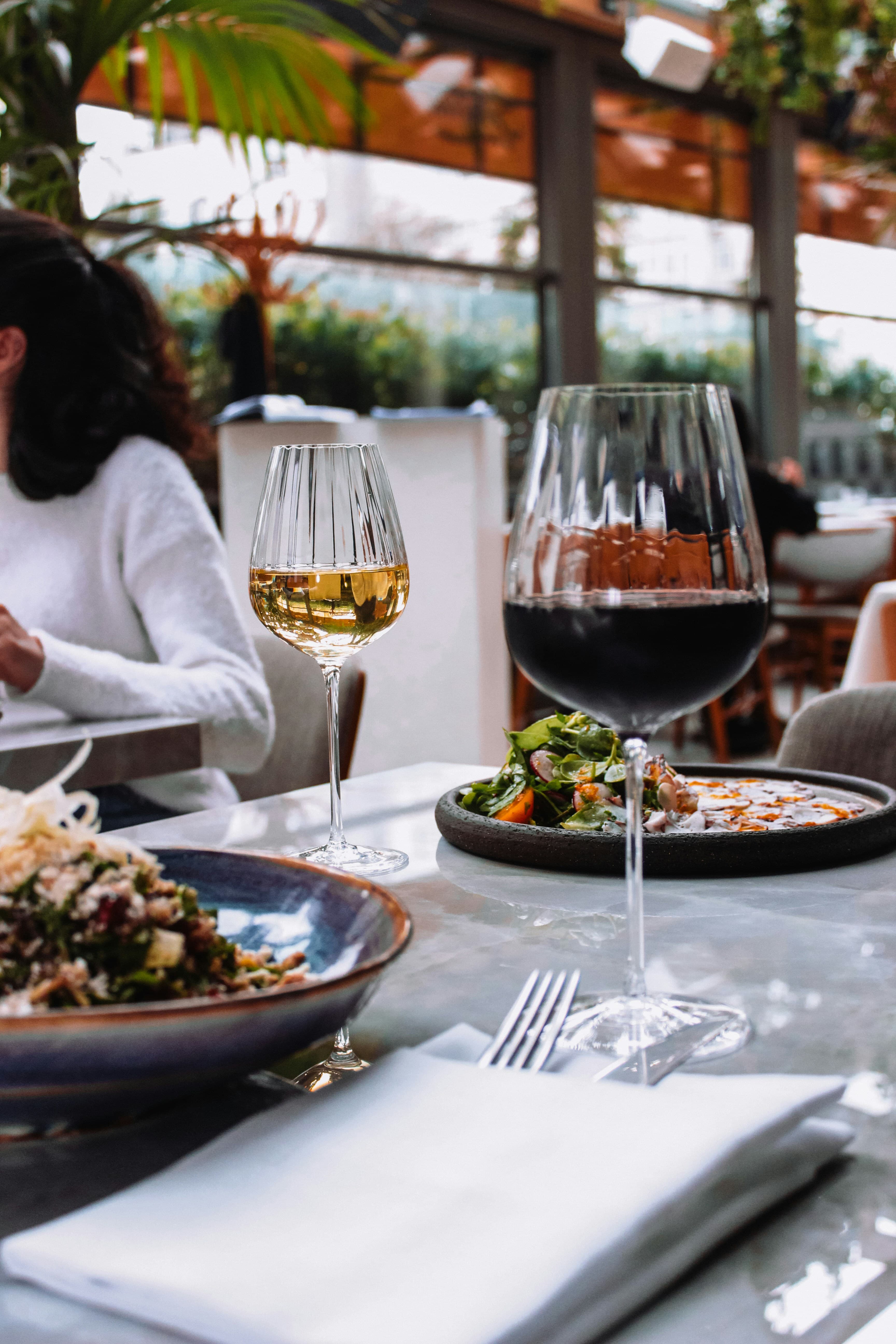 Red wine in a tumbler, the Sicilian way